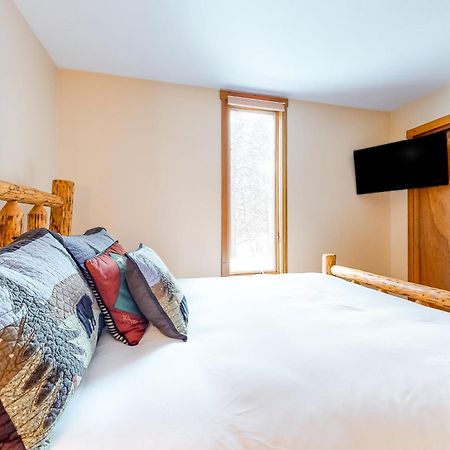 Tamarack Villa Wilson Room photo